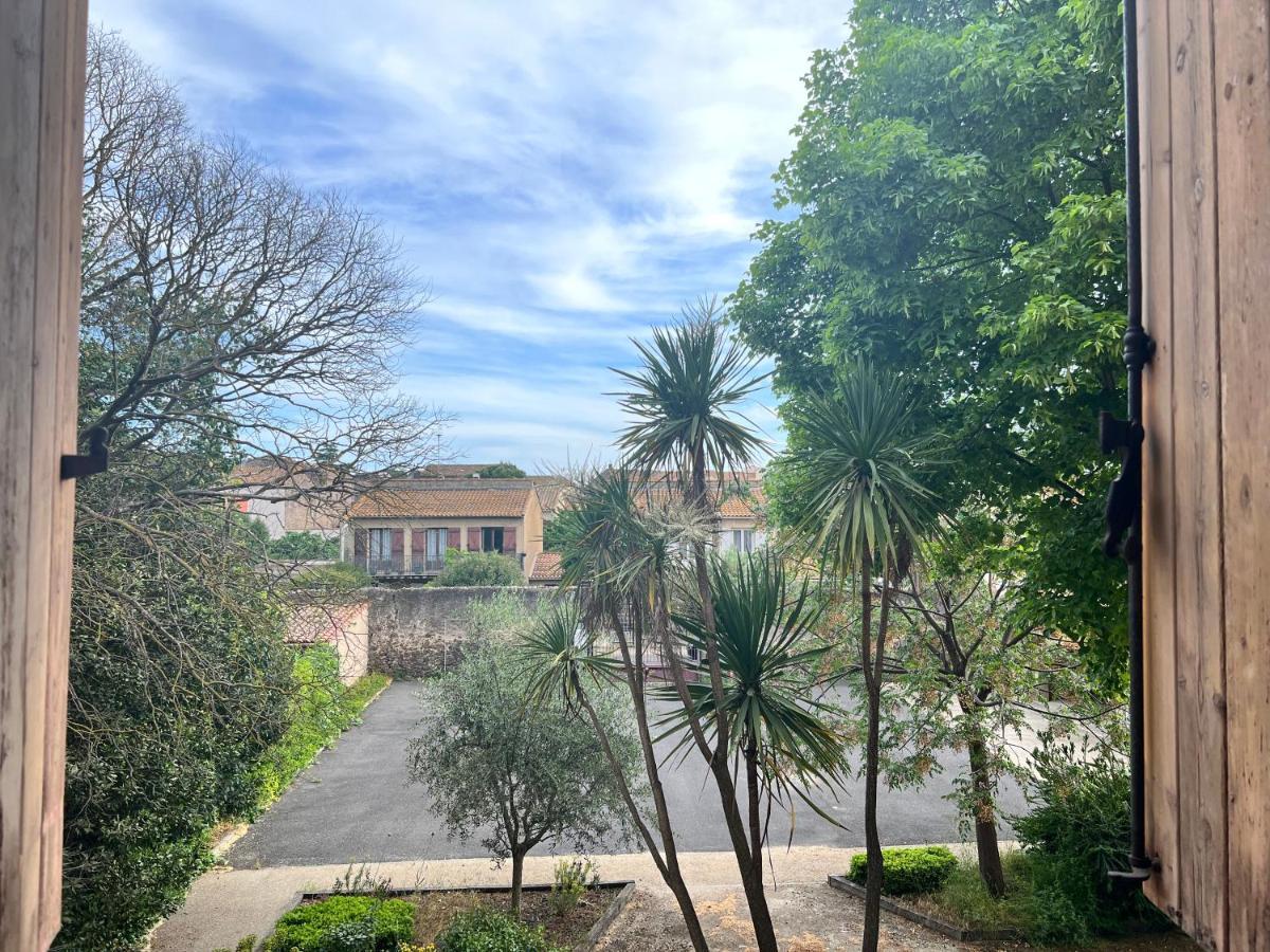 אגדה Cote Jardin Est Un Spacieux Et Lumineux T3, Entierement Renove, A 2 Pas De L'Herault Et A 10Min Du Bord De Mer Proche Du Centre Historique Et Du Fabuleux Chateau Laurens, Vous Apprecierez Le Calme De Sa Belle Terrasse Et La Vue Superbe Sur Le Jardin מראה חיצוני תמונה